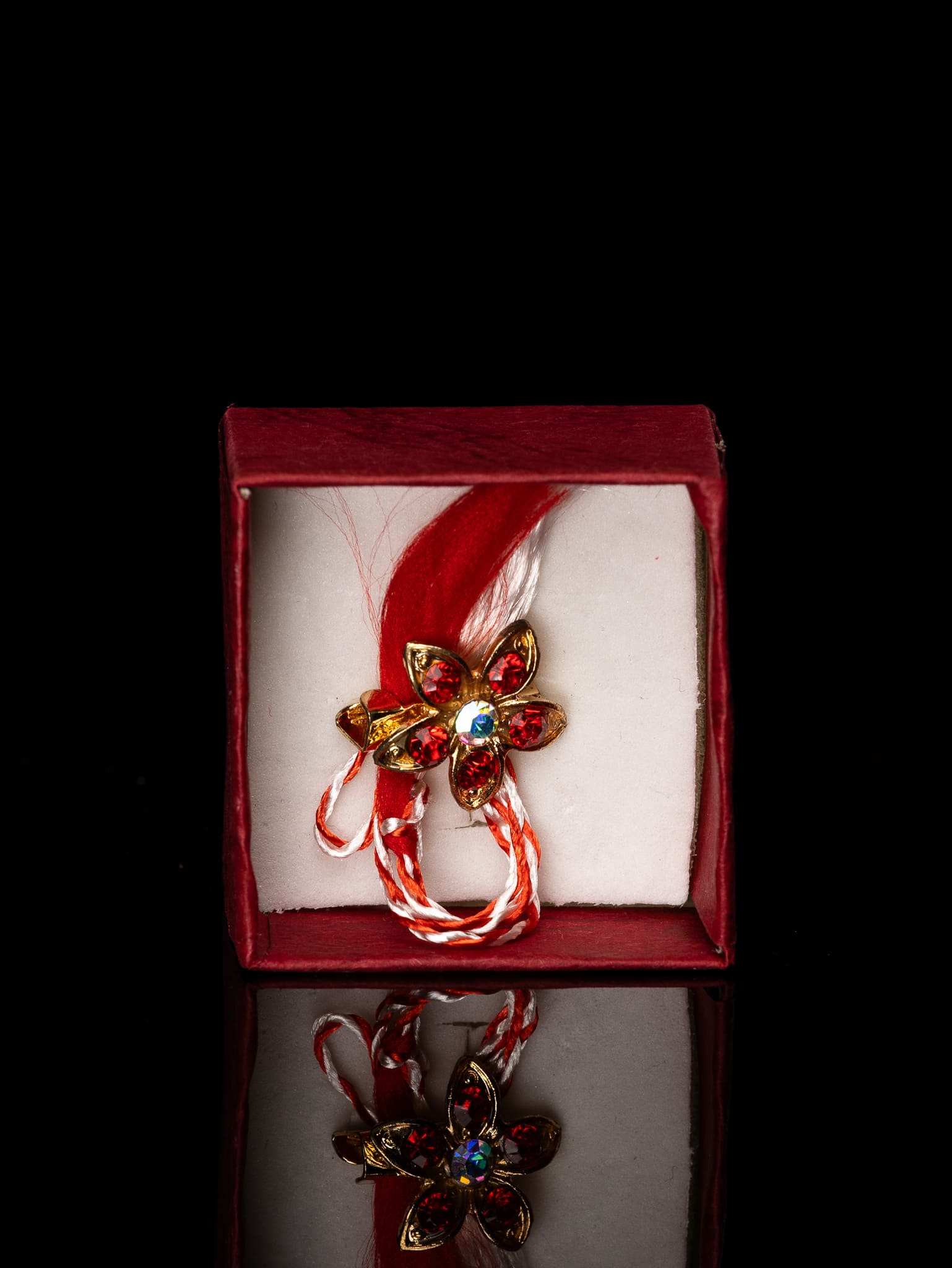 ZUZ_2624 Brosa Martisor Stea Rosie - imagine 1